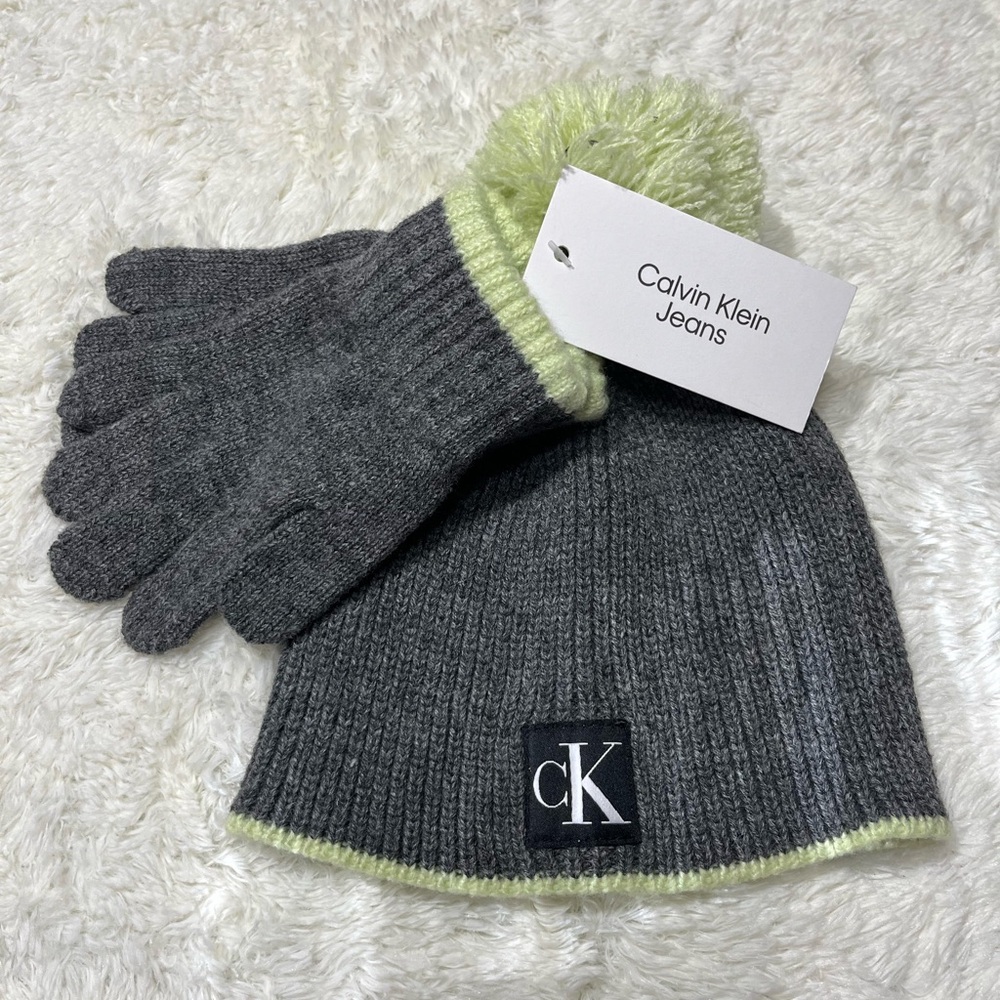 NWT Calvin Klein Kids Beanie Glove Set Pompom Electric Green Grey Unisex 4-7 yrs